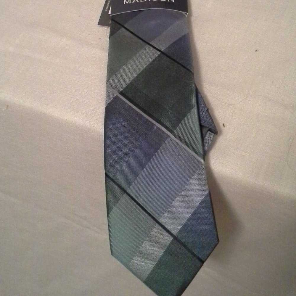 NEW MADISON NECKTIE SAGE PLAID